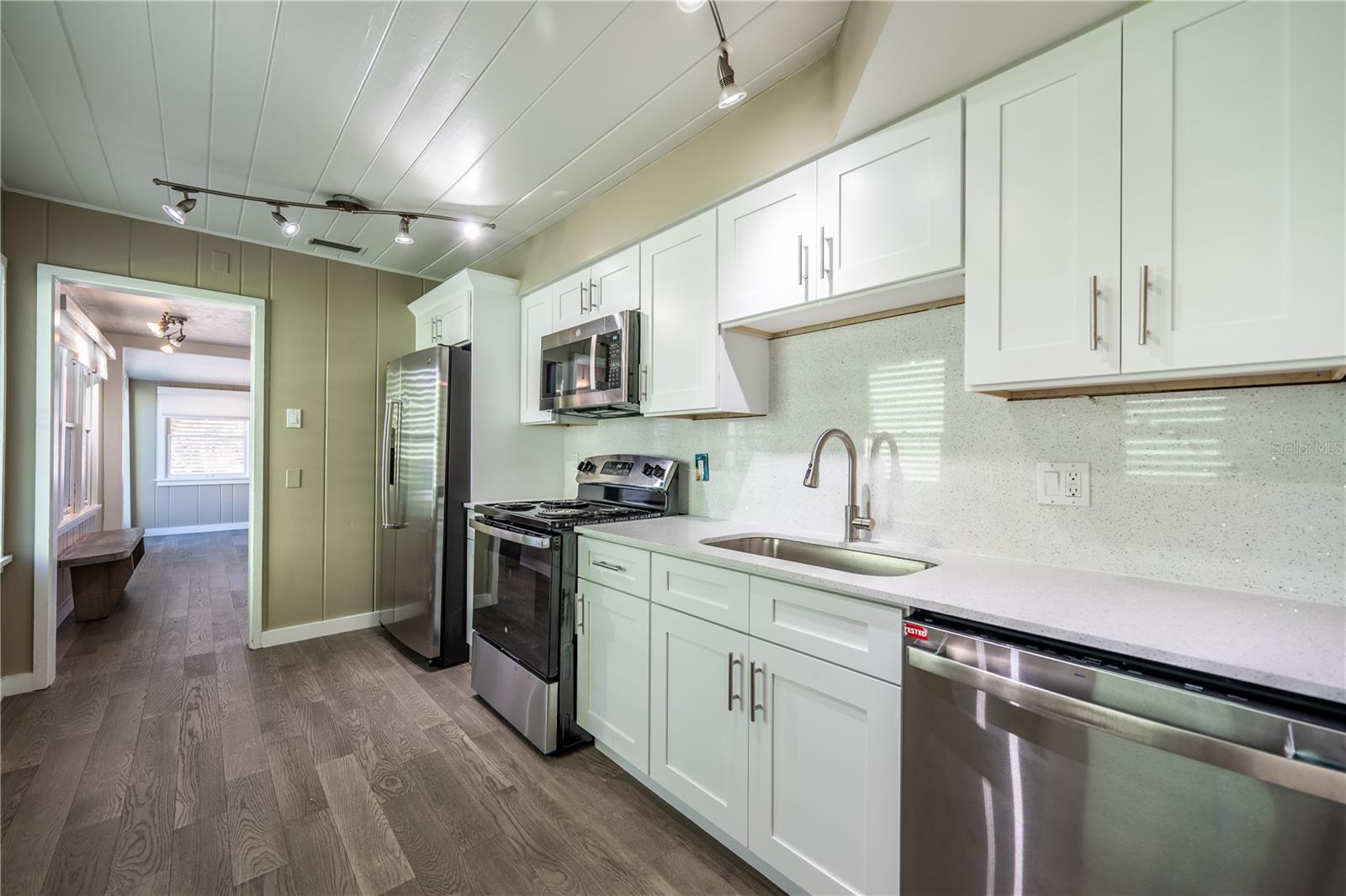 Image 9 of 31 For 115 124th Avenue W