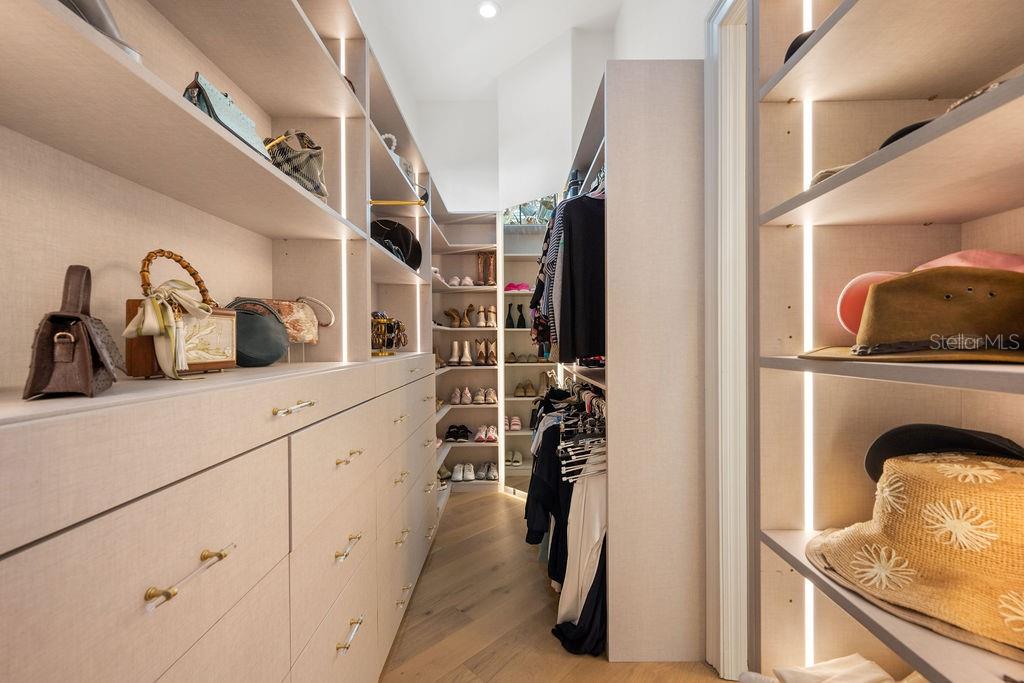 Image 32 of 72 For 6013 Greatwater Drive