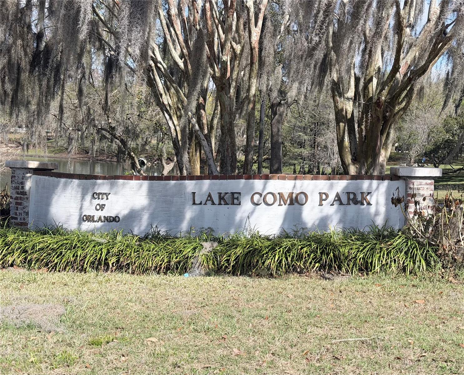 Listing photo id 19 for 836 Mayfair Circle