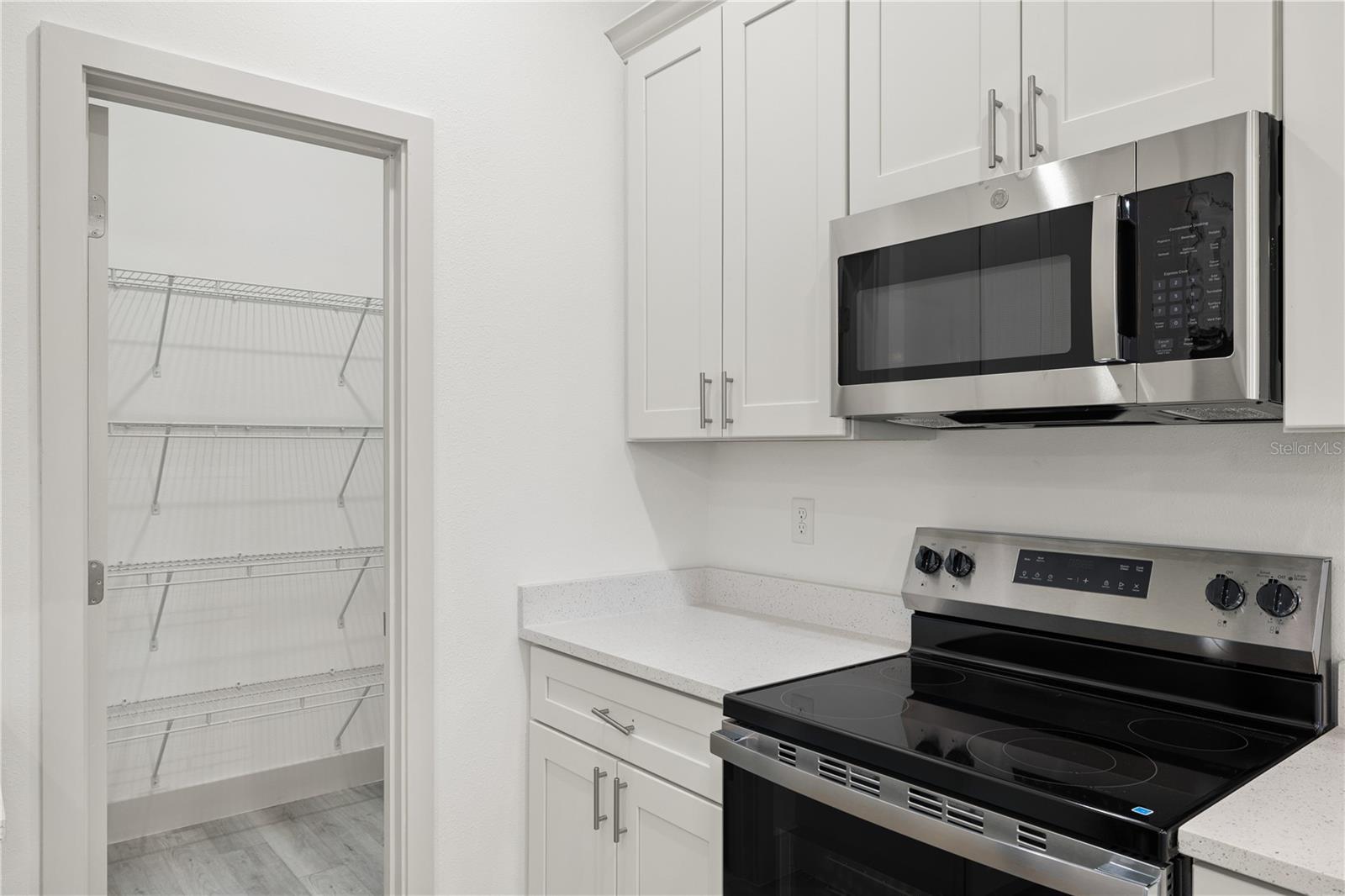 Image 21 of 39 For 21021 Peachland Boulevard