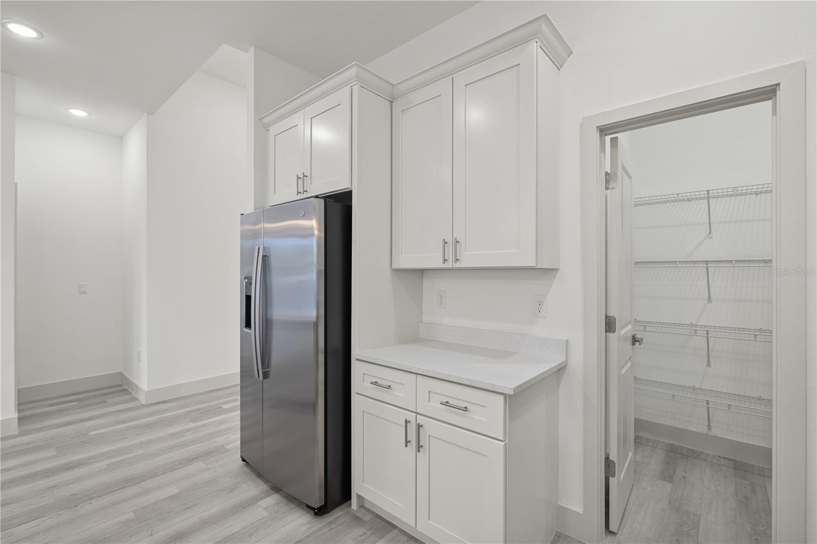 Image 22 of 39 For 21021 Peachland Boulevard