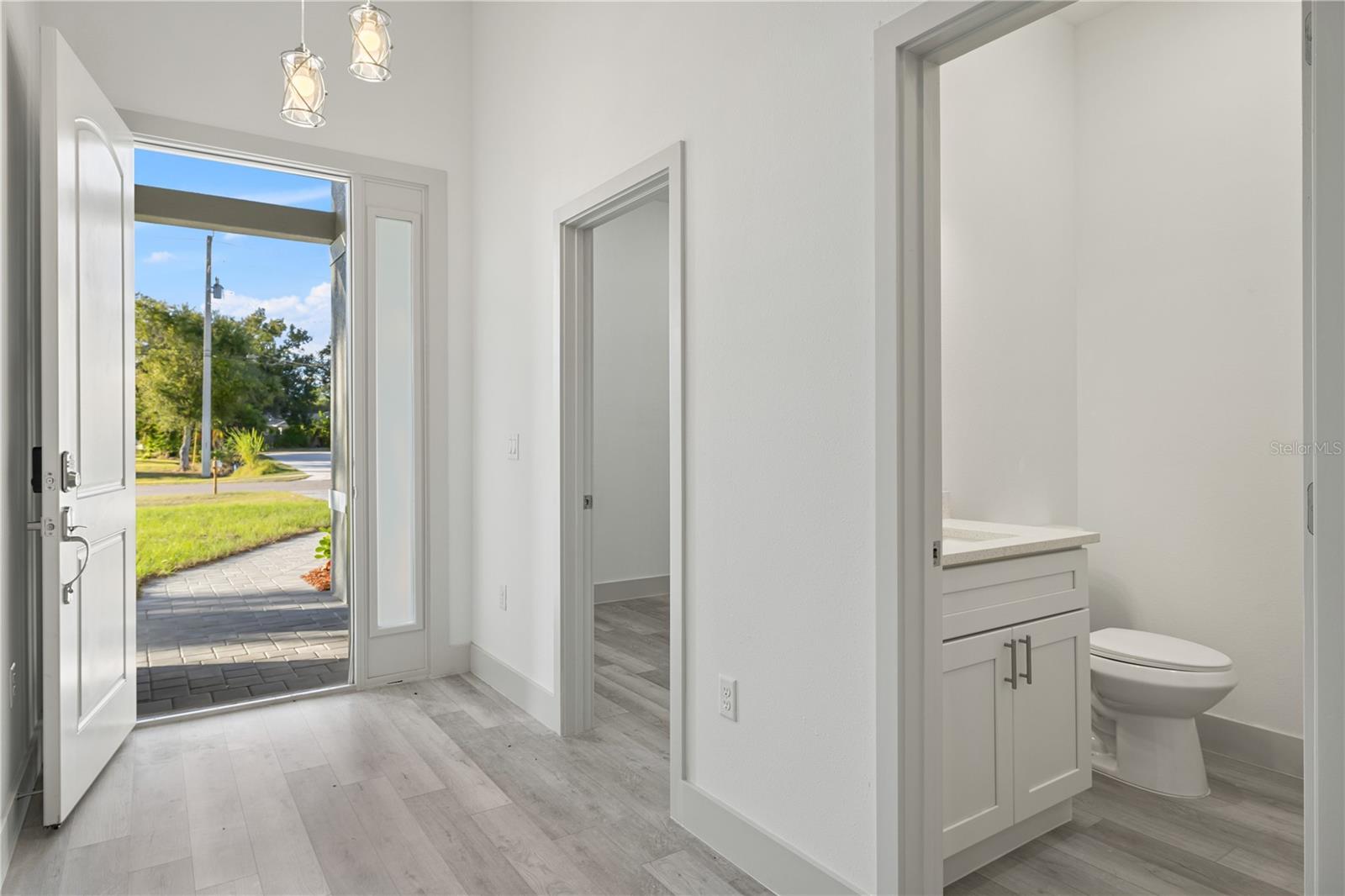 Image 3 of 39 For 21021 Peachland Boulevard