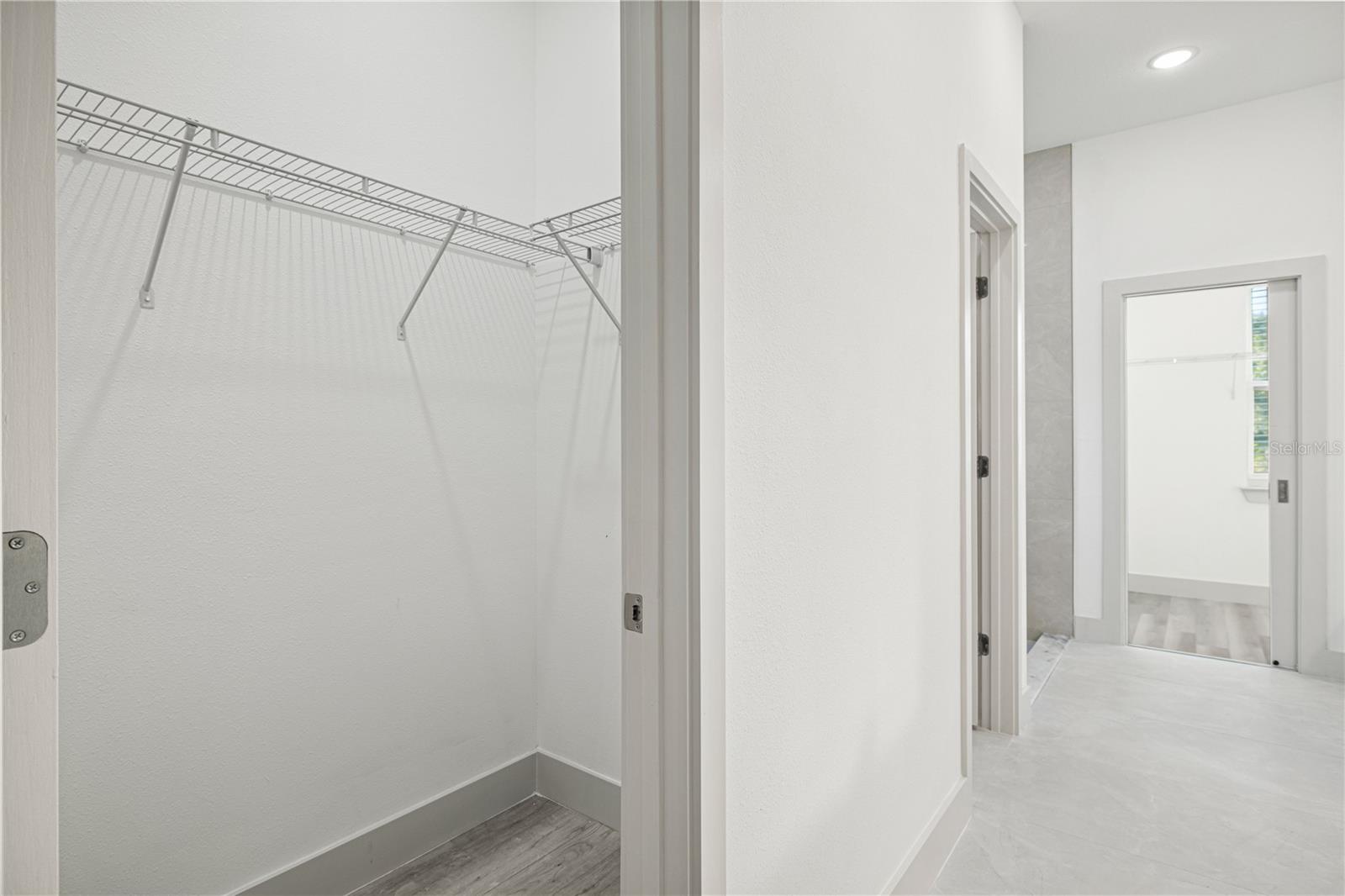 Image 31 of 39 For 21021 Peachland Boulevard