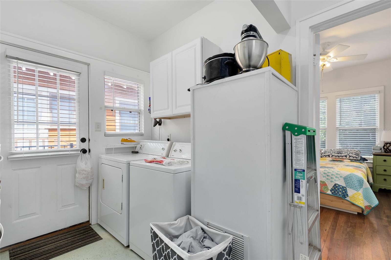 Image 11 of 27 For 1415 Amelia Street