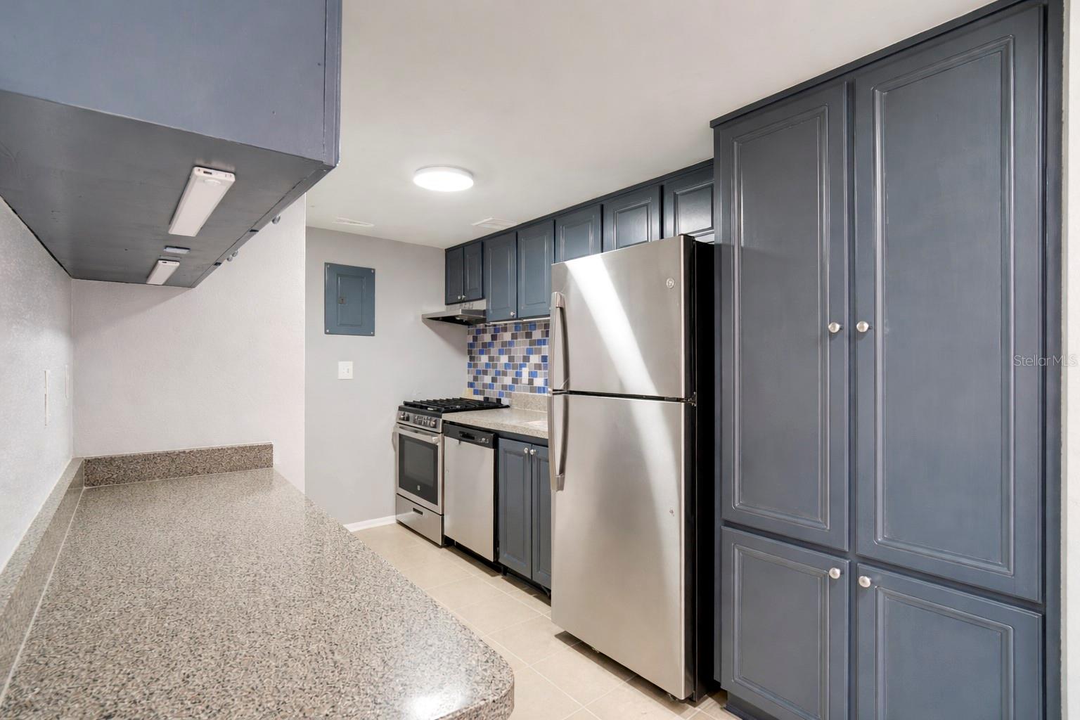 Image 10 of 25 For 129 Blue Point Way 340