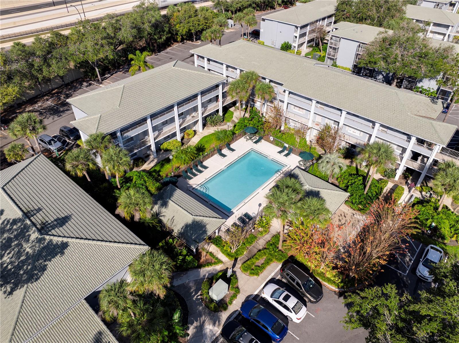 Image 21 of 25 For 129 Blue Point Way 340