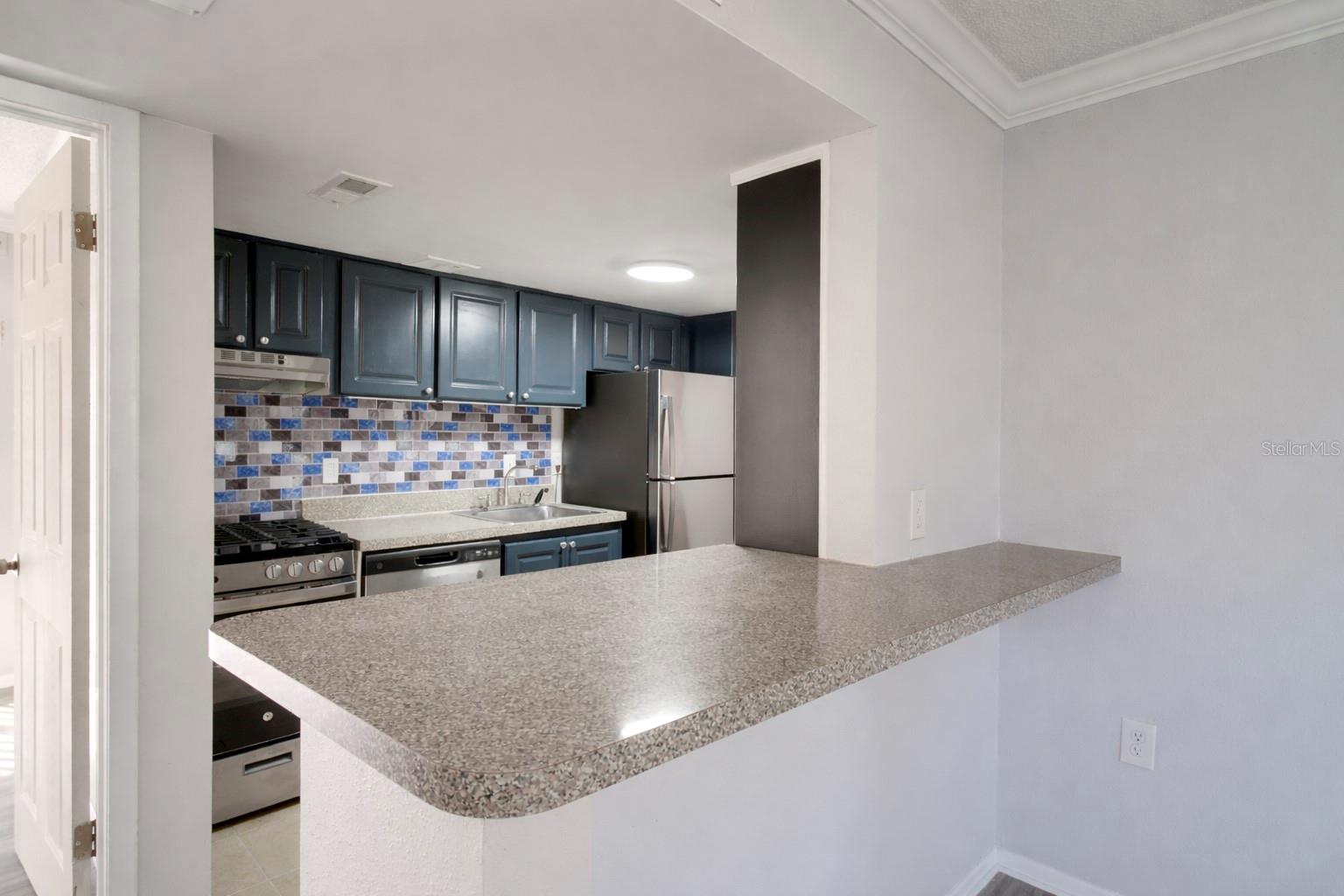 Image 6 of 25 For 129 Blue Point Way 340