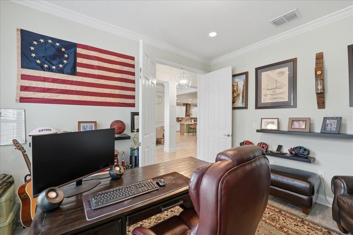 Listing photo id 10 for 688 Fosters Grove Loop