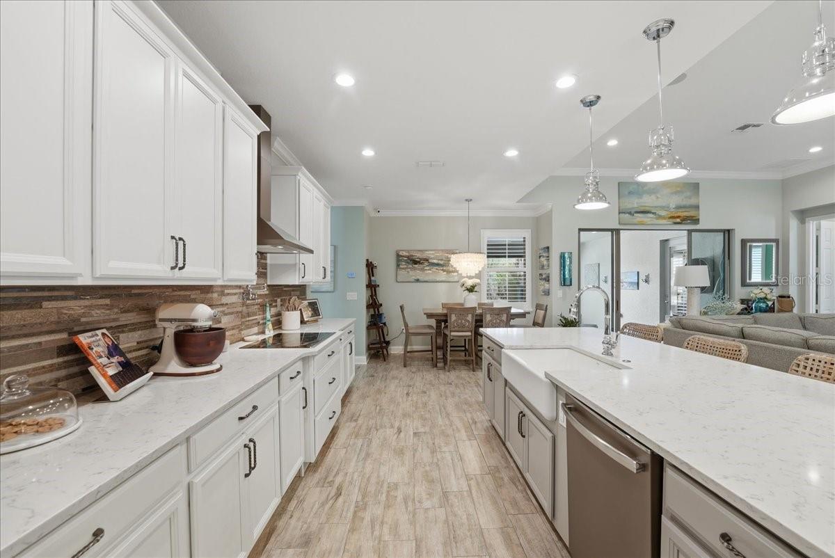 Listing photo id 17 for 688 Fosters Grove Loop