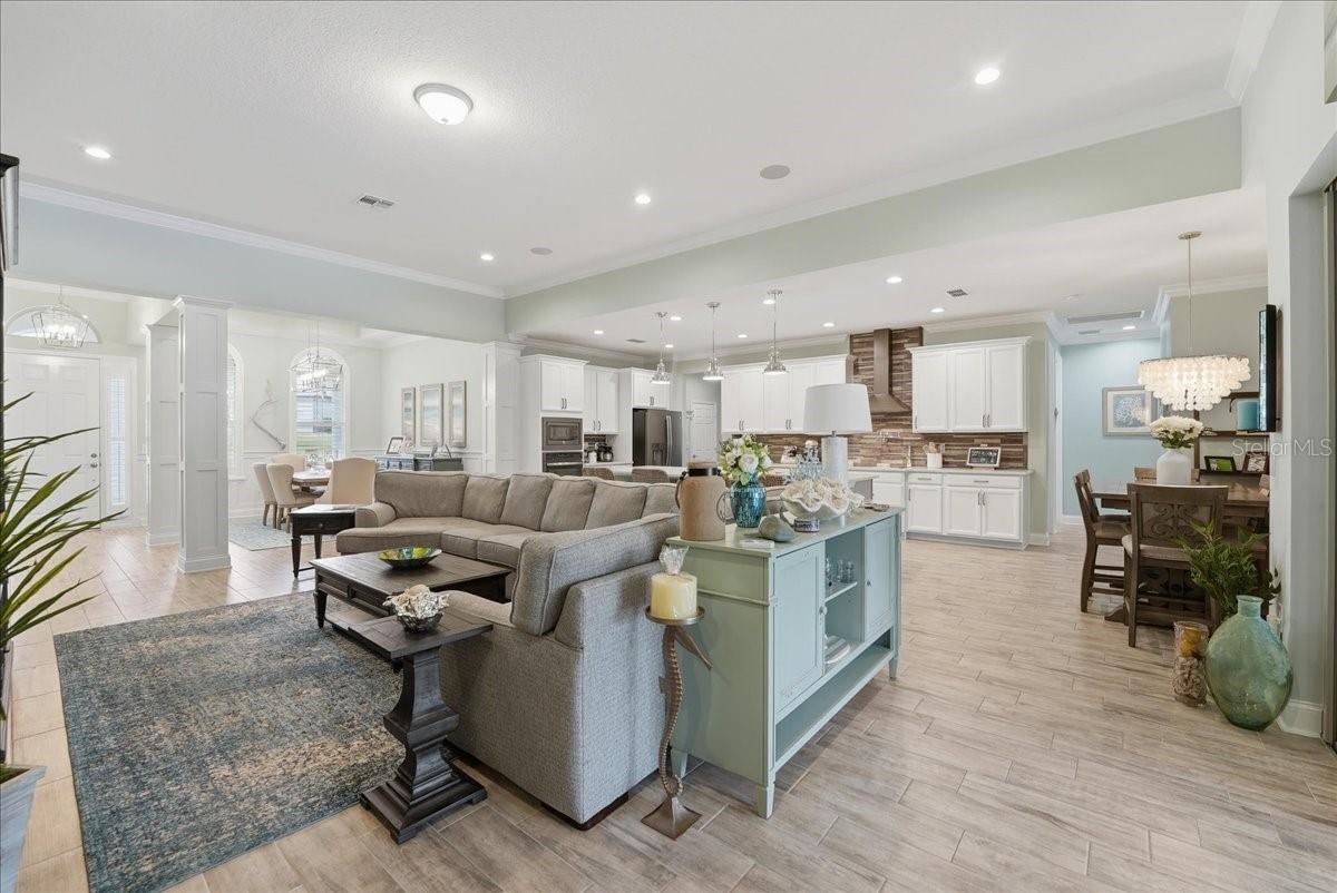 Listing photo id 18 for 688 Fosters Grove Loop