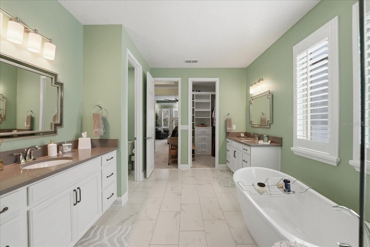 Listing photo id 25 for 688 Fosters Grove Loop