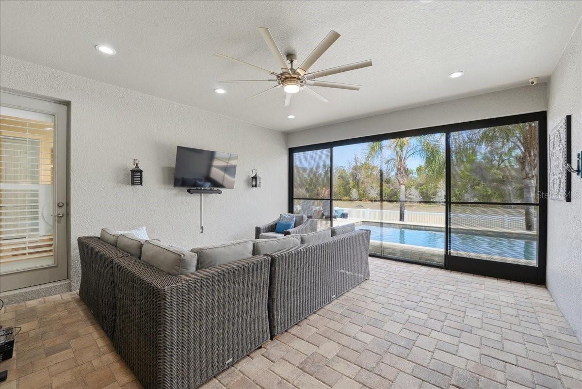 Listing photo id 42 for 688 Fosters Grove Loop