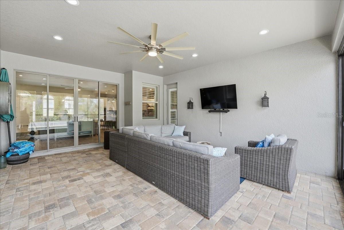 Listing photo id 43 for 688 Fosters Grove Loop