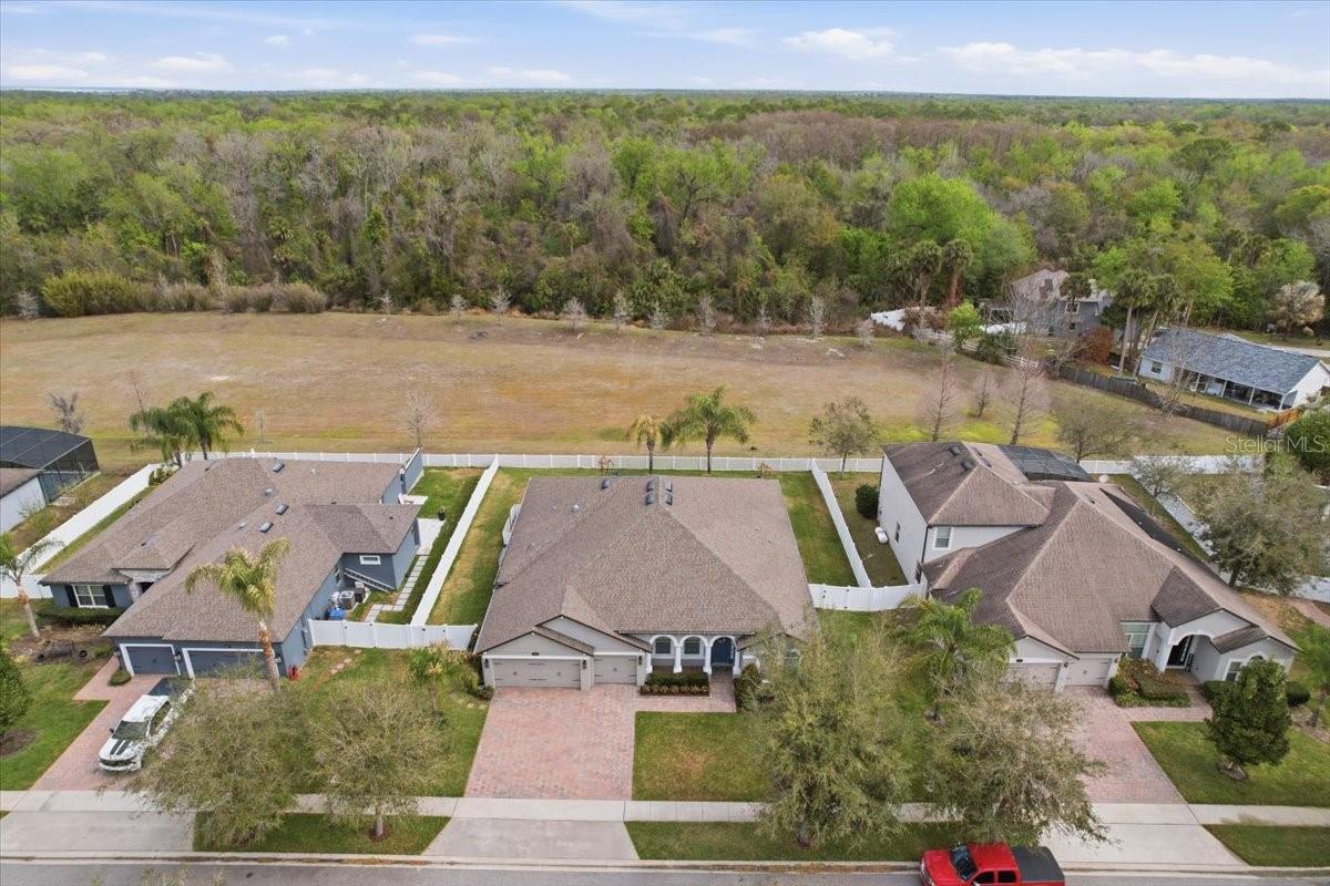 Listing photo id 3 for 688 Fosters Grove Loop