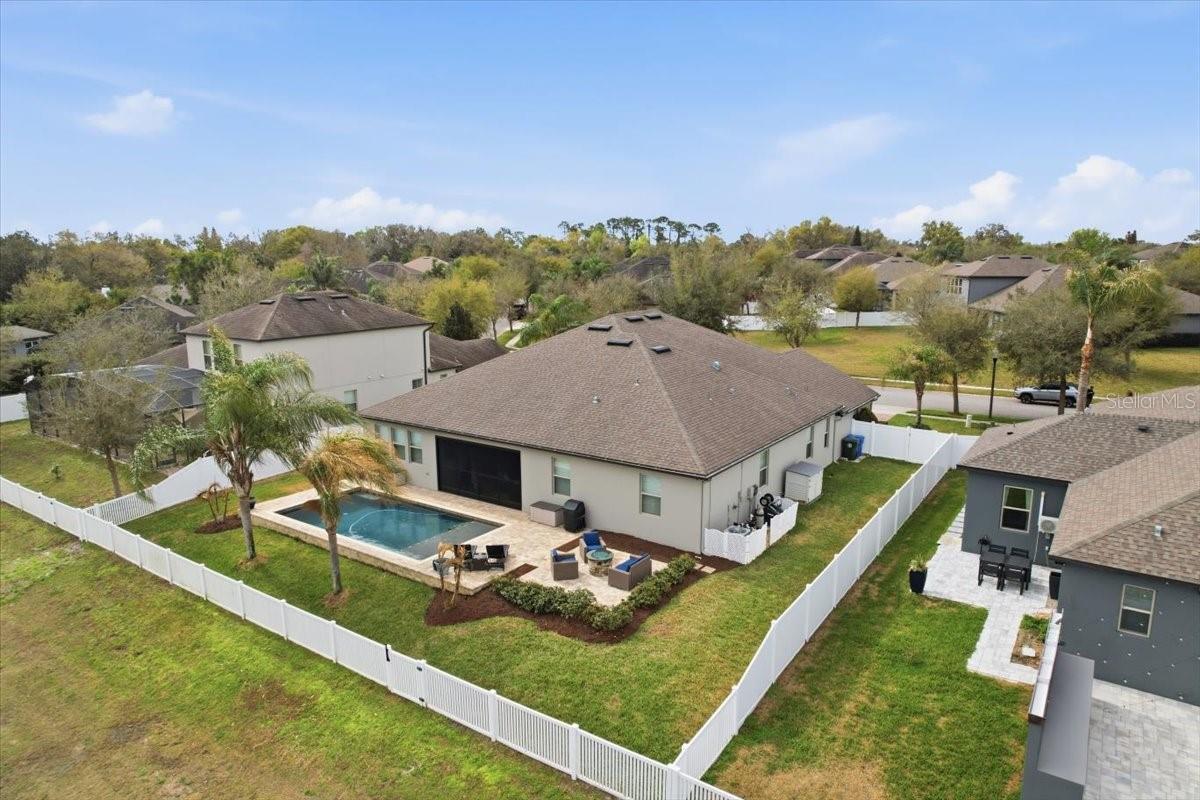 Listing photo id 6 for 688 Fosters Grove Loop