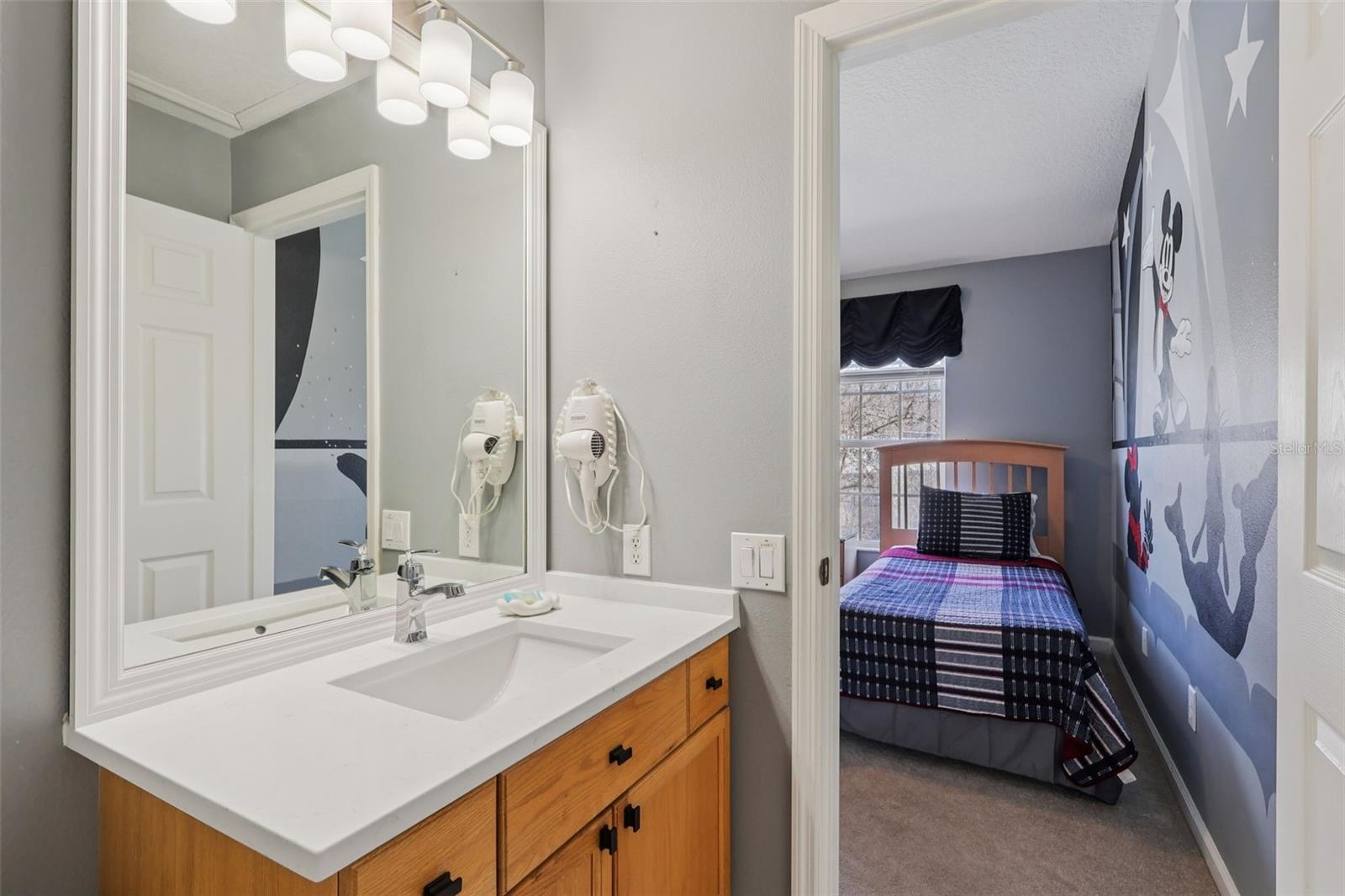 Image 32 of 48 For 2346 Silver Palm Drive