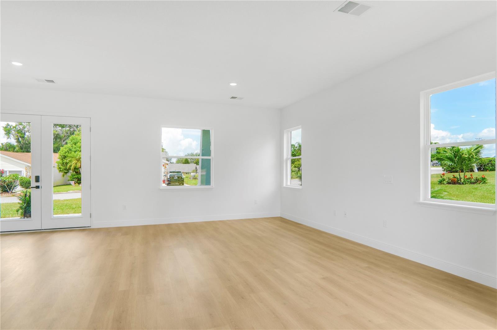 Image 12 of 54 For 1006 Linkside Court