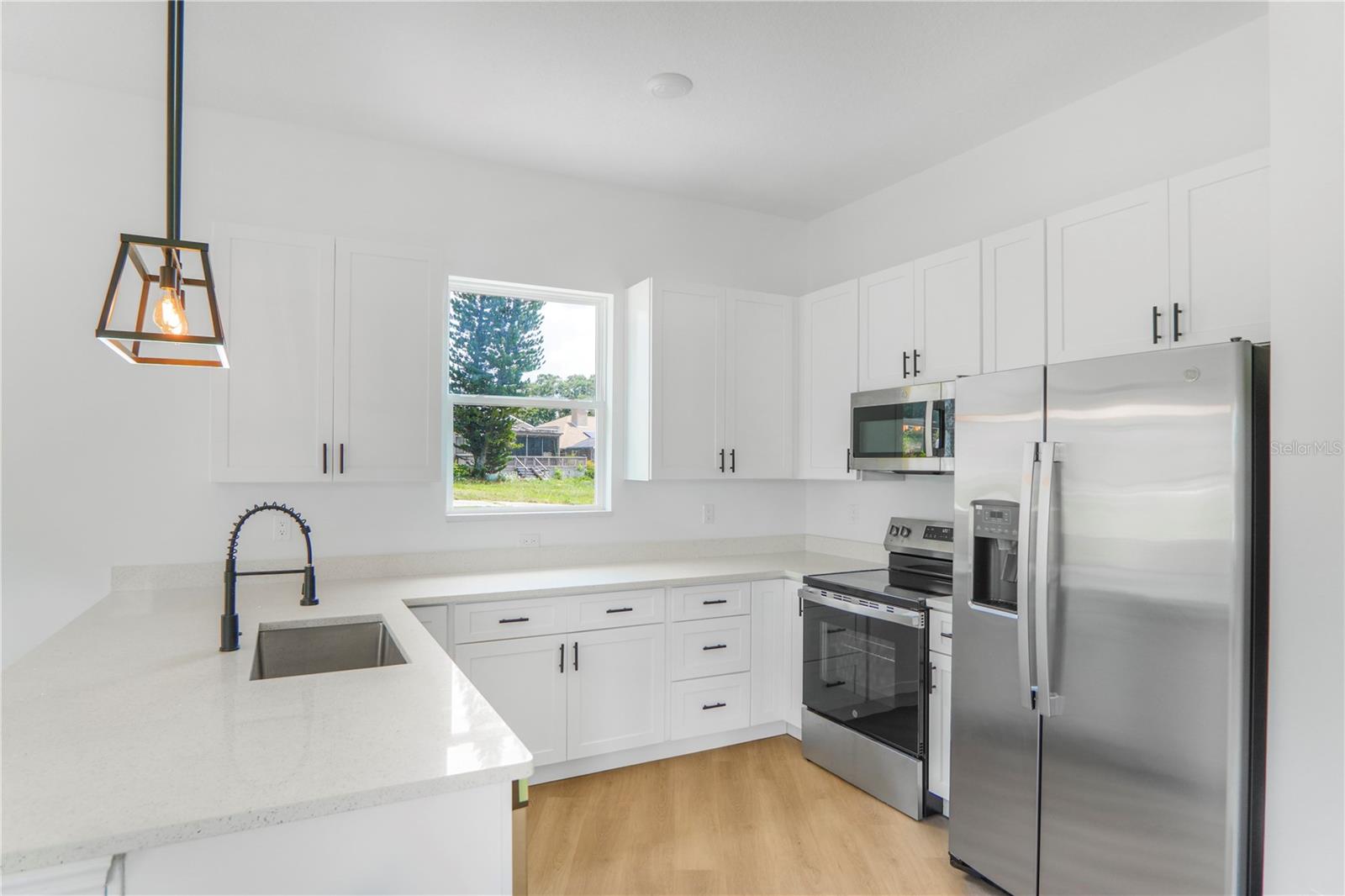 Image 15 of 54 For 1006 Linkside Court