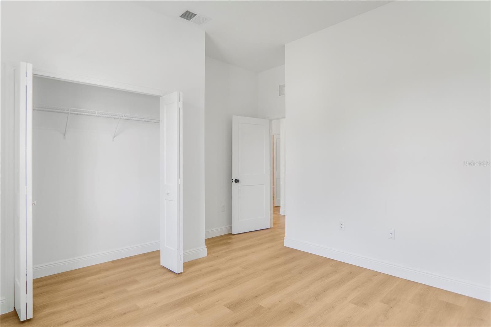 Image 23 of 54 For 1006 Linkside Court