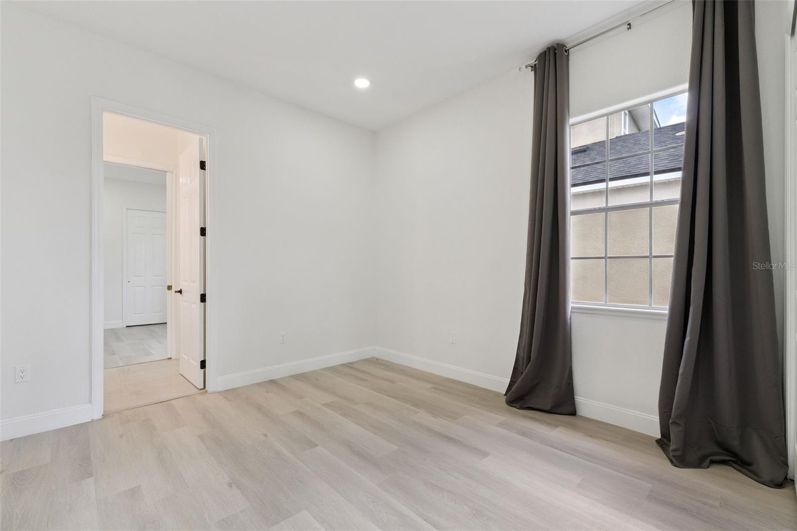 Image 35 of 52 For 16138 Bristol Lake Circle