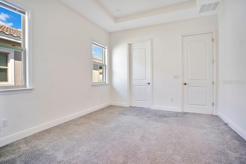 Listing photo id 8 for 13527 Padstow Place