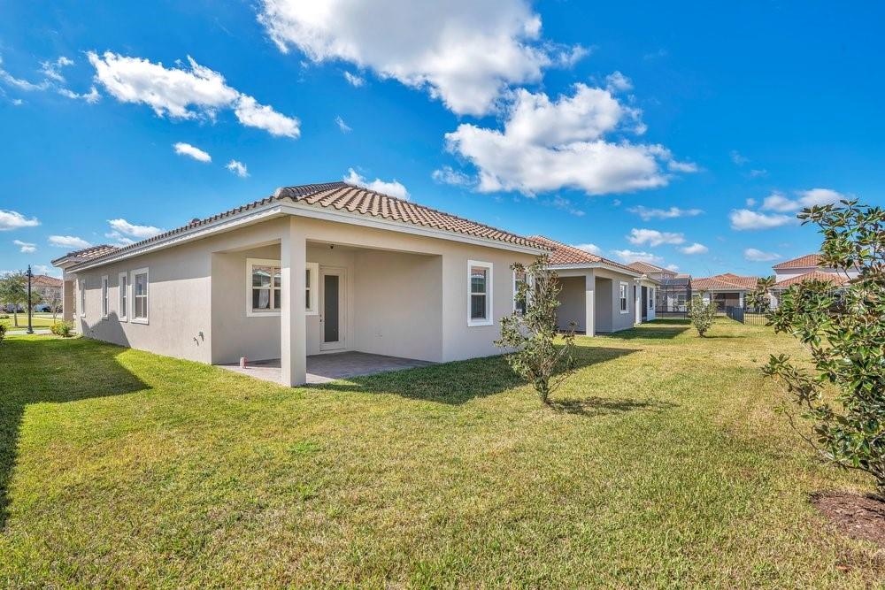 Listing photo id 19 for 13527 Padstow Place