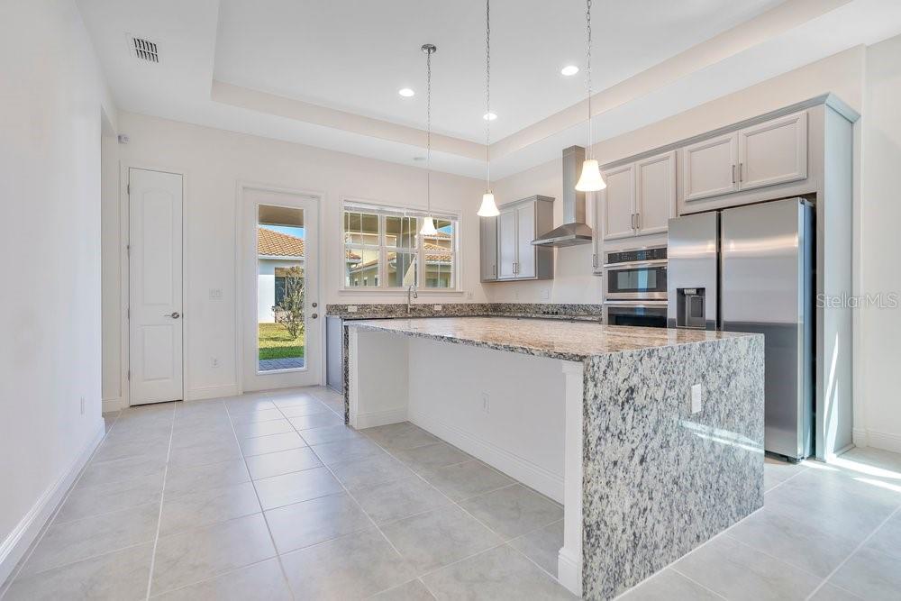 Listing photo id 36 for 13527 Padstow Place