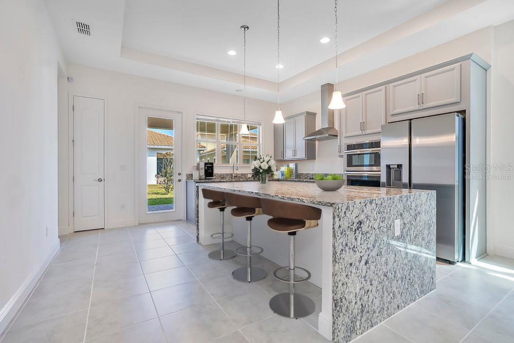 Listing photo id 2 for 13527 Padstow Place