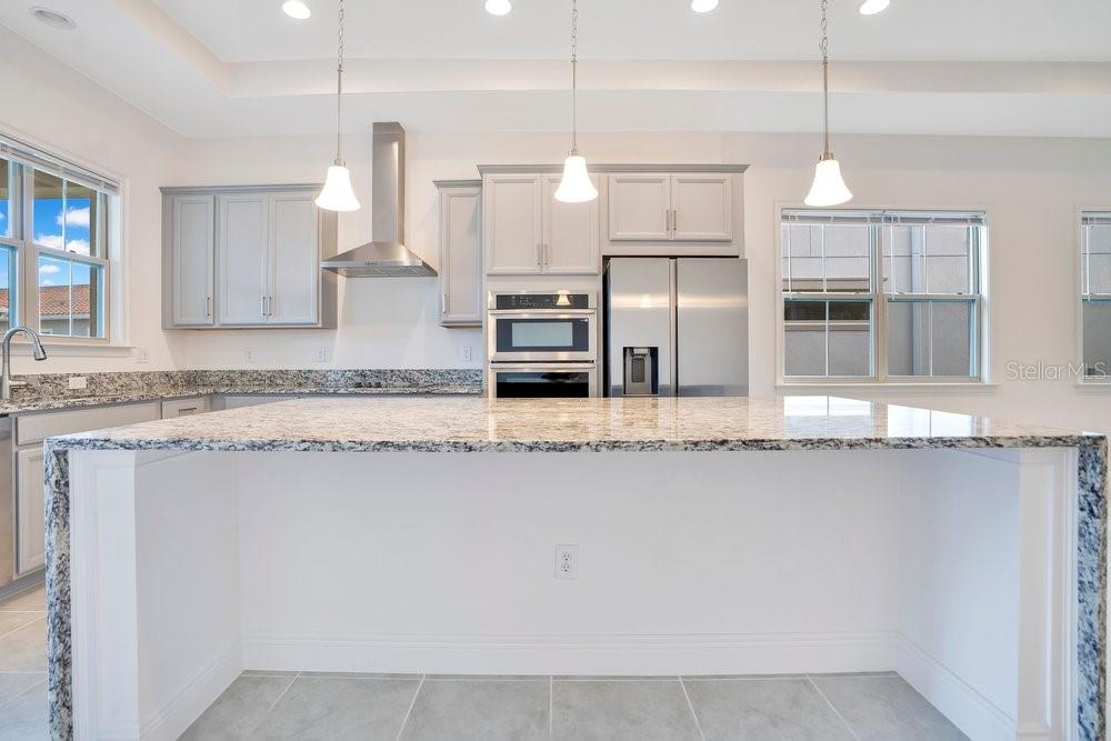 Listing photo id 3 for 13527 Padstow Place