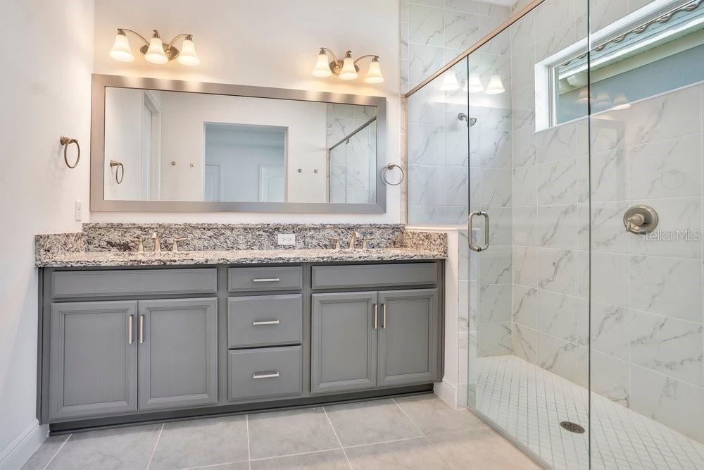 Listing photo id 7 for 13527 Padstow Place