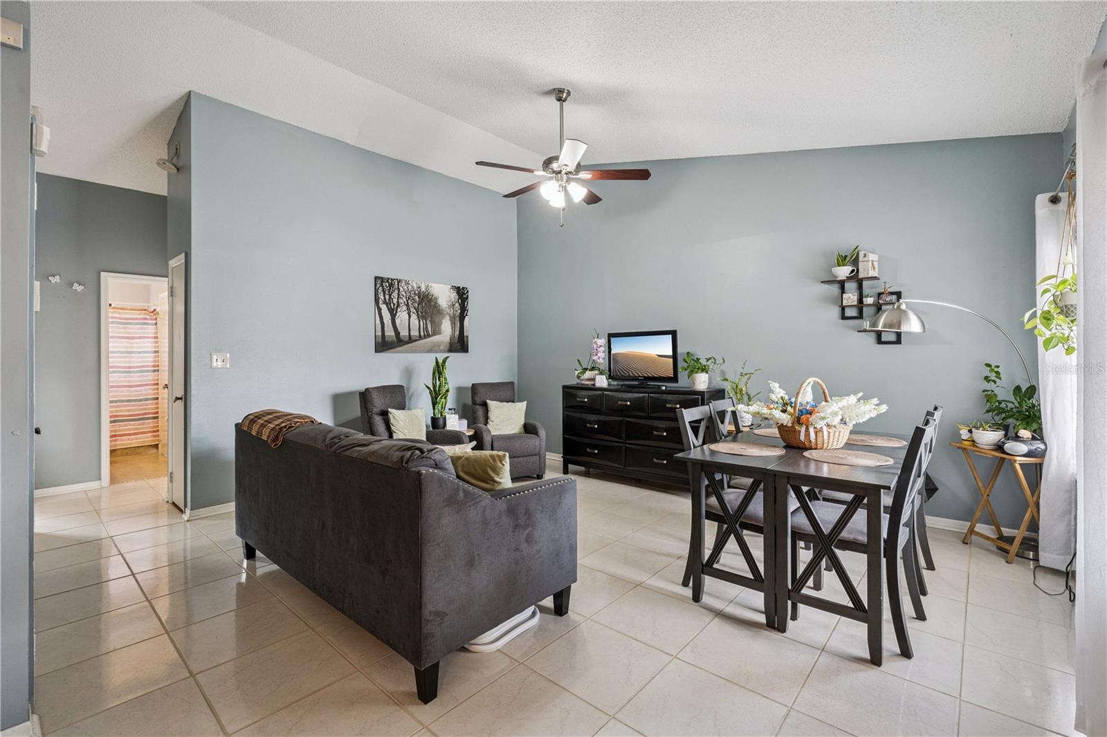 Image 10 of 22 For 518 Torrey Avenue