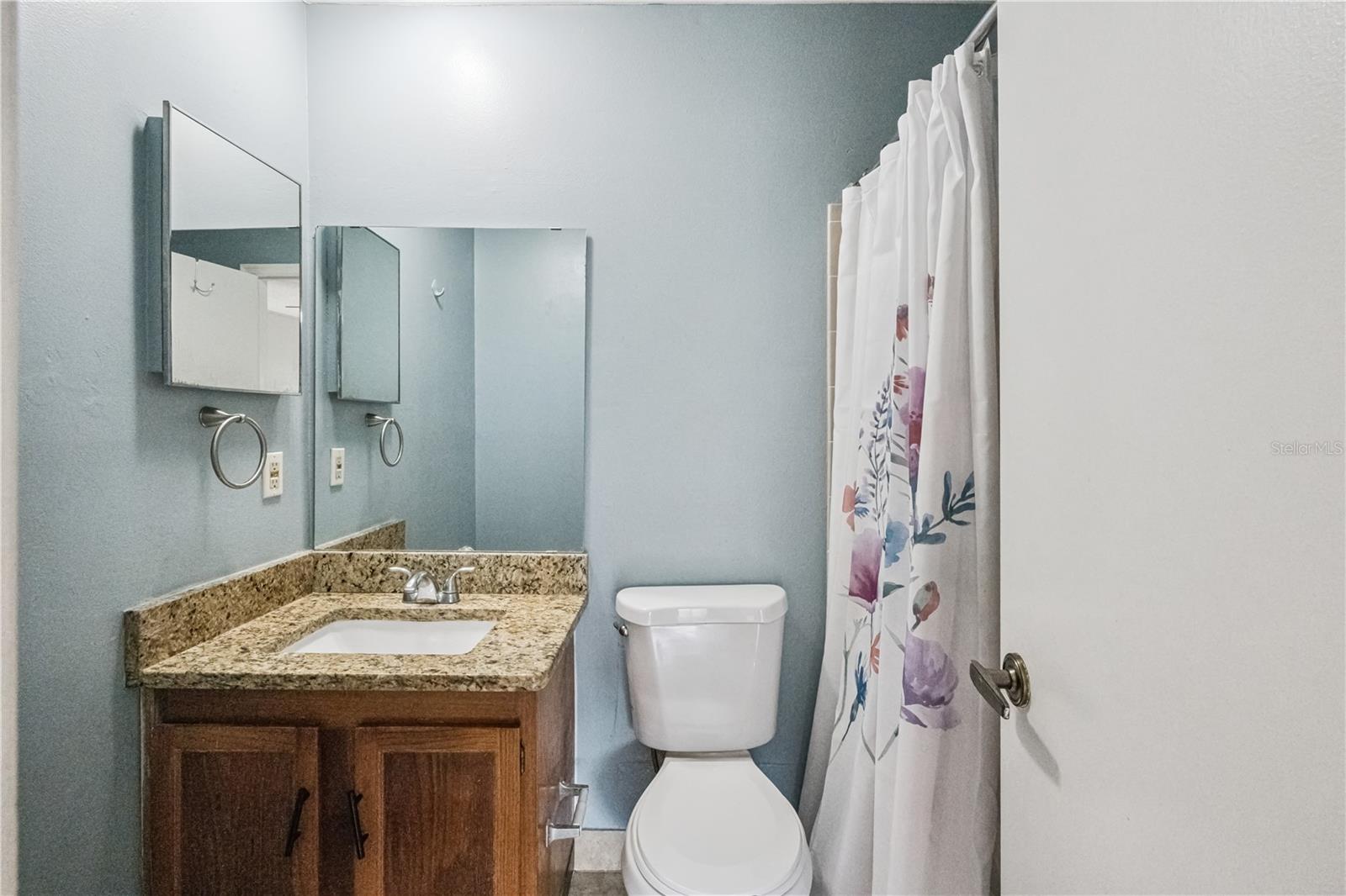 Image 16 of 22 For 518 Torrey Avenue