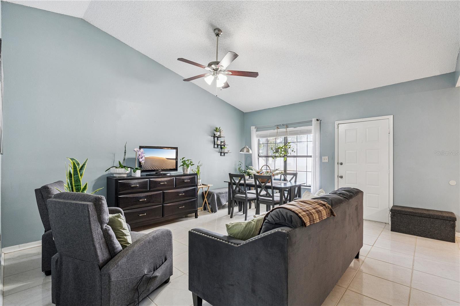 Image 3 of 22 For 518 Torrey Avenue