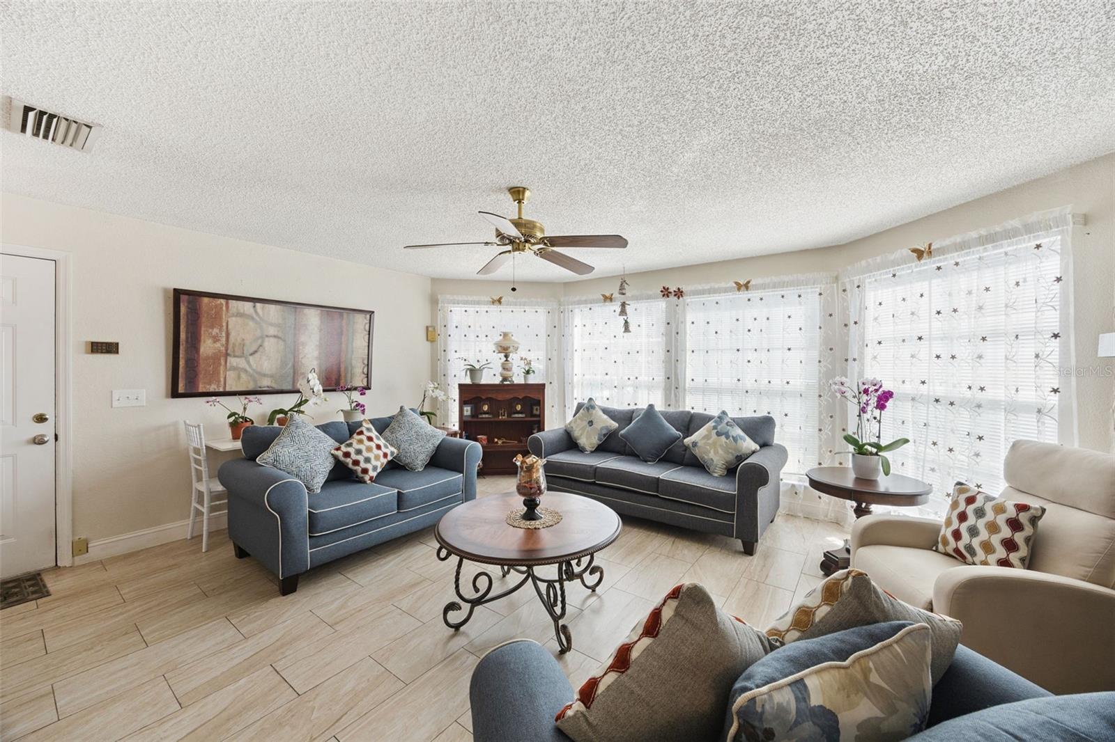 Image 2 of 19 For 935 Northern Dancer Way 105