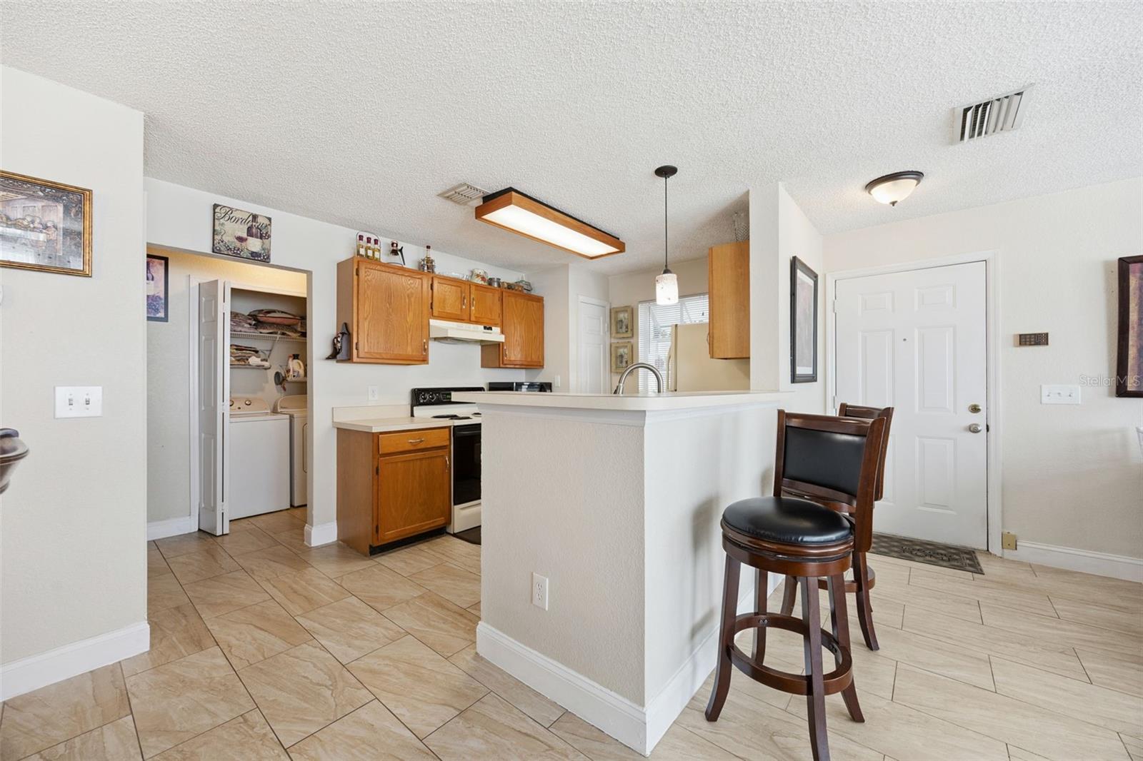 Image 6 of 19 For 935 Northern Dancer Way 105