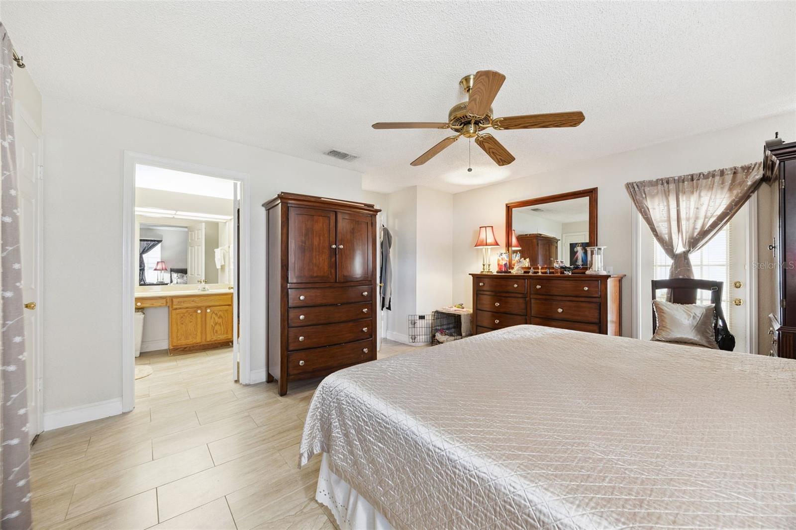 Image 9 of 19 For 935 Northern Dancer Way 105