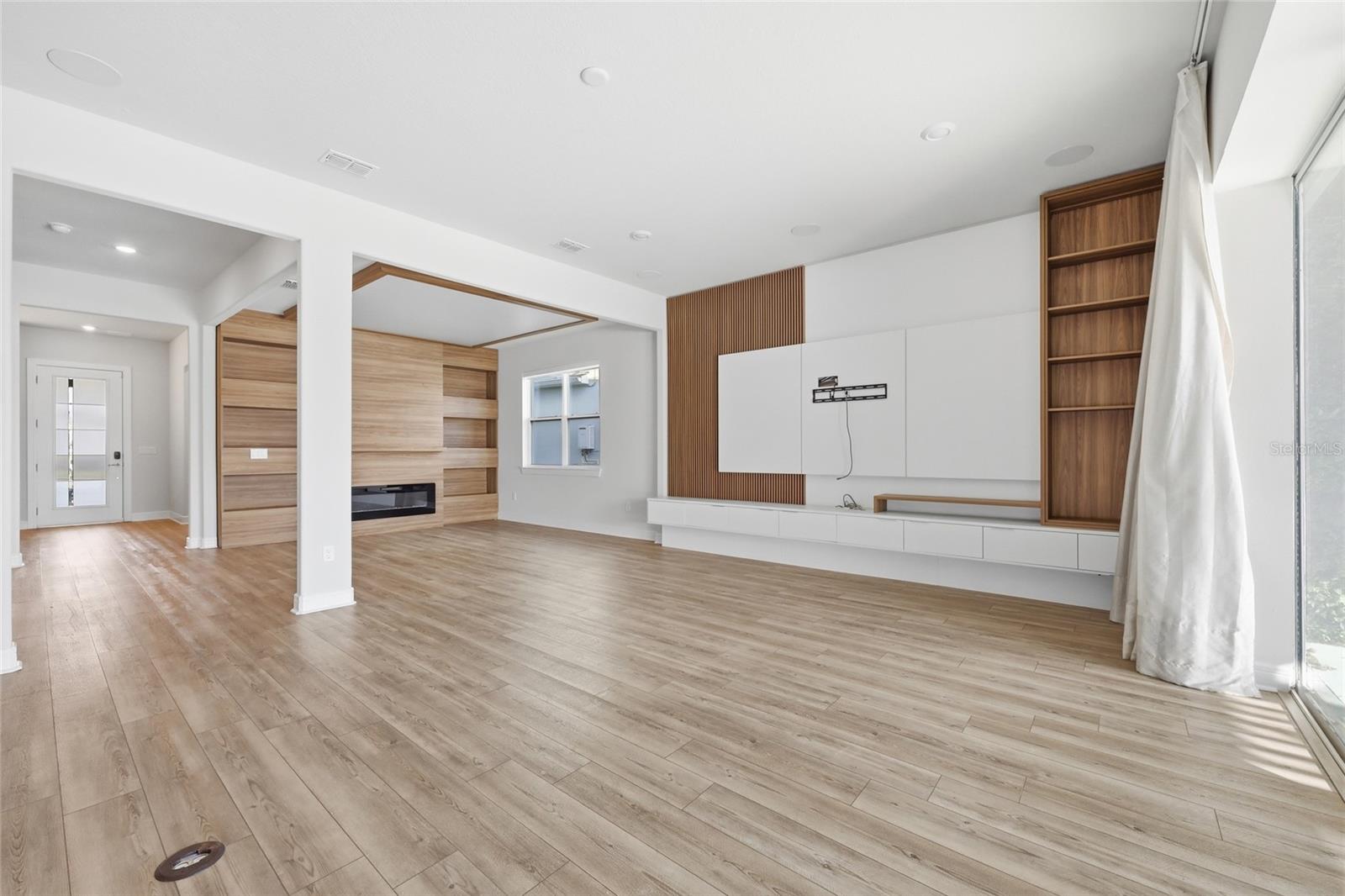 Image 20 of 77 For 13384 Panama Beach Court