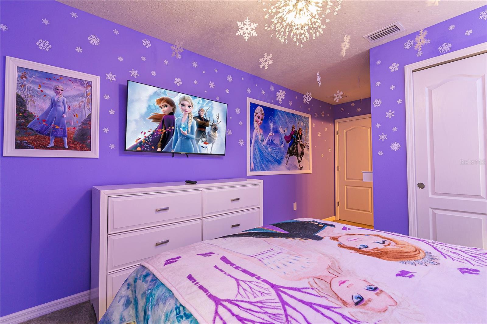 Image 41 of 59 For 7451 Oakmoss Loop