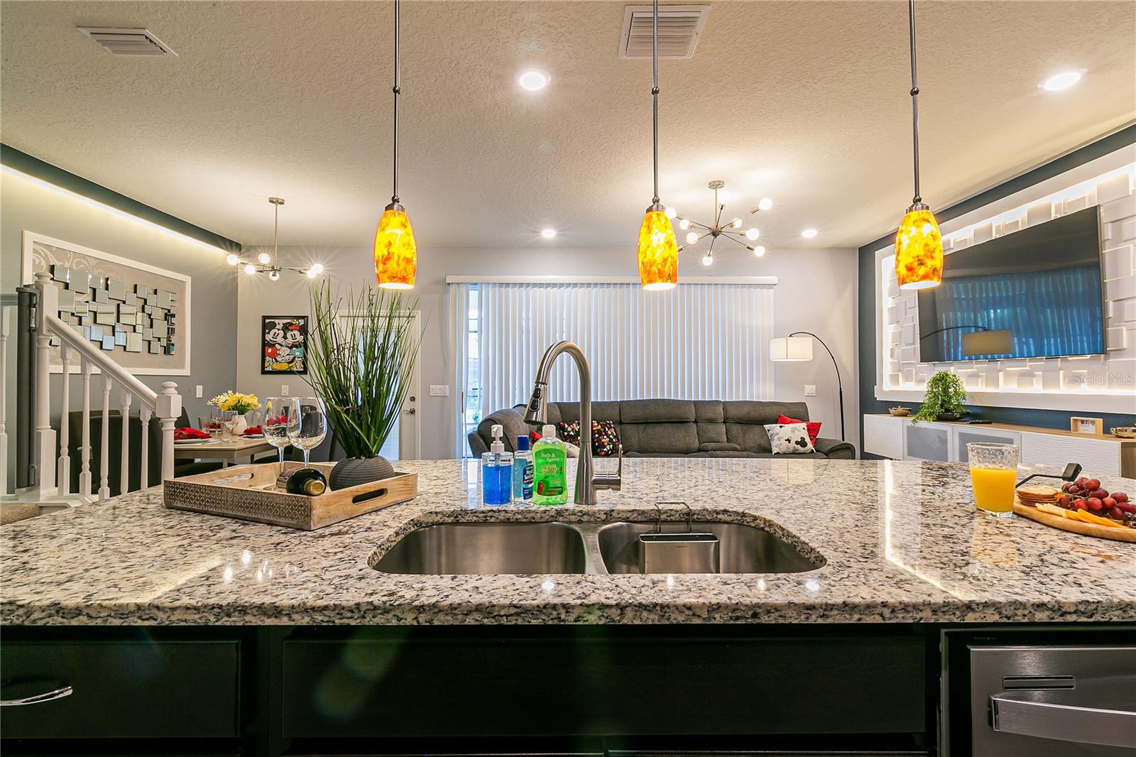 Image 8 of 59 For 7451 Oakmoss Loop