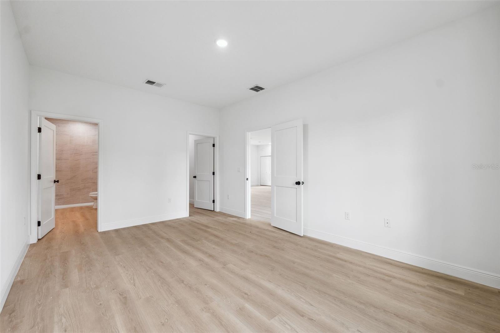 Image 18 of 33 For 14930 66th Avenue Road