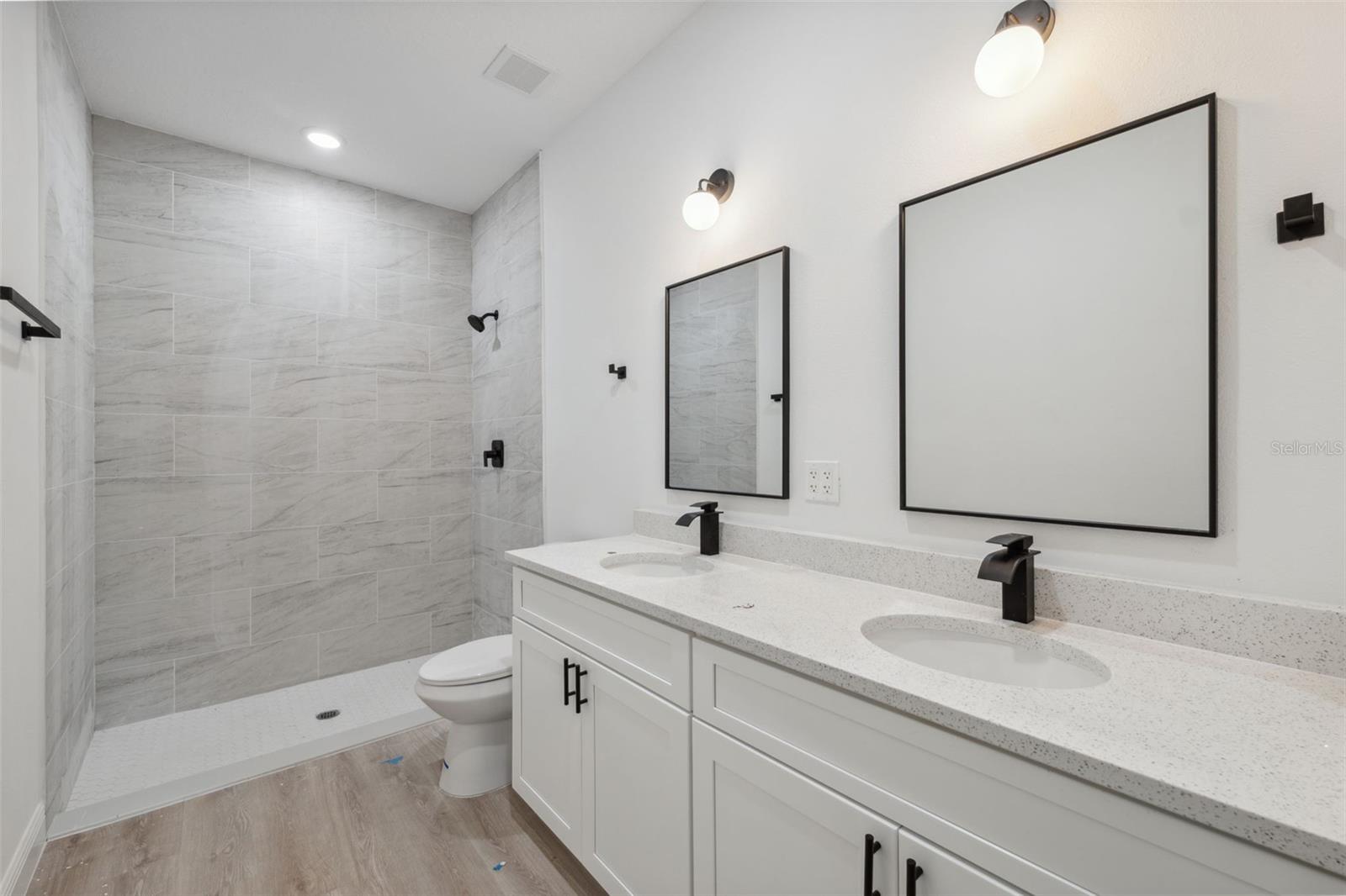 Image 20 of 33 For 14930 66th Avenue Road