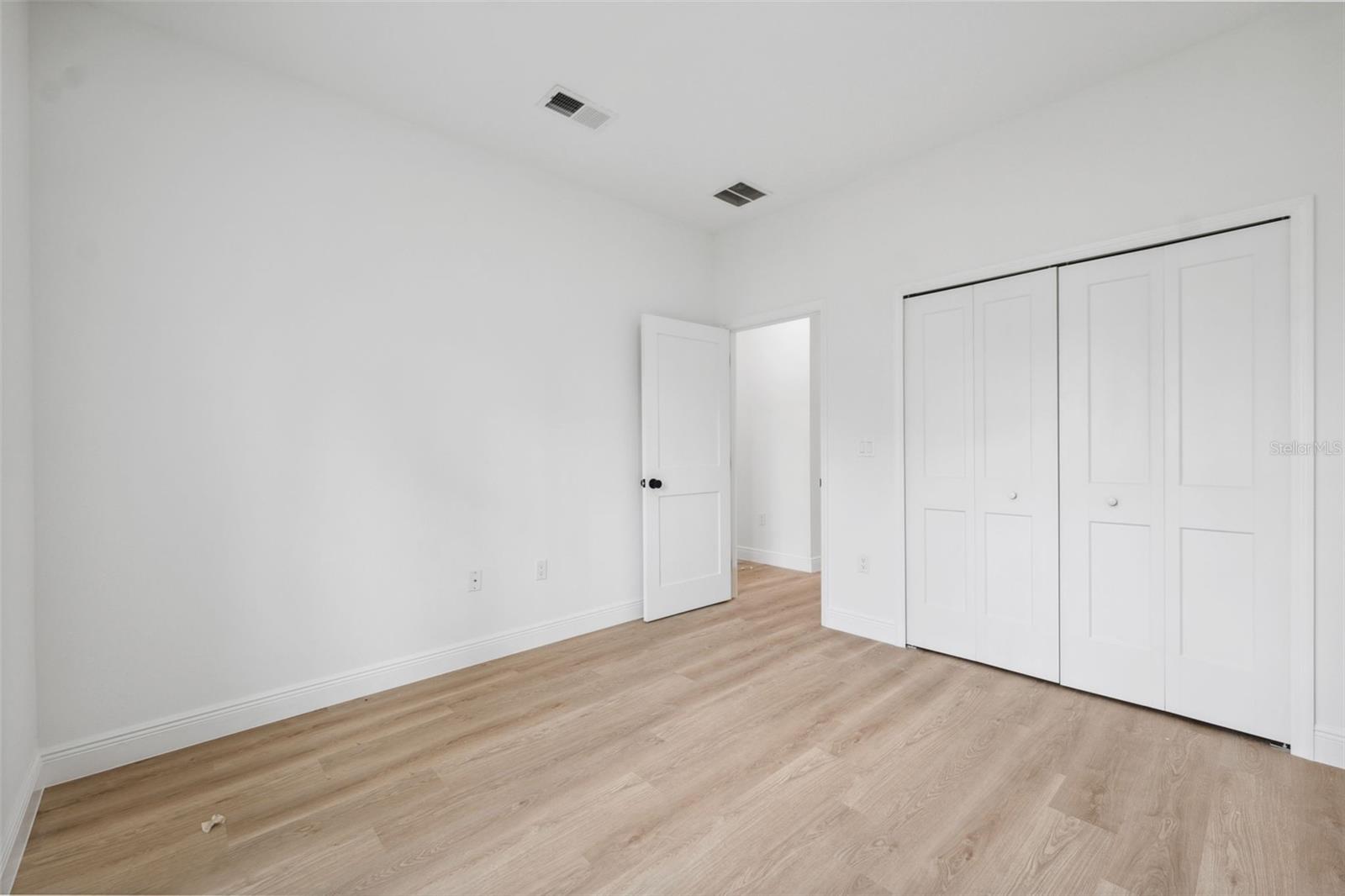 Image 23 of 33 For 14930 66th Avenue Road