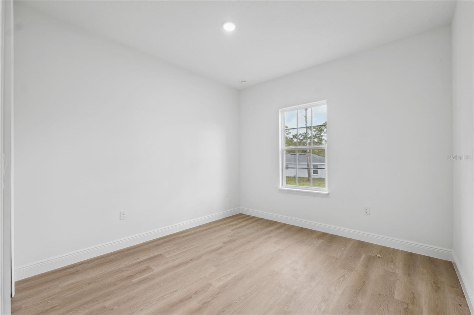 Image 24 of 33 For 14930 66th Avenue Road