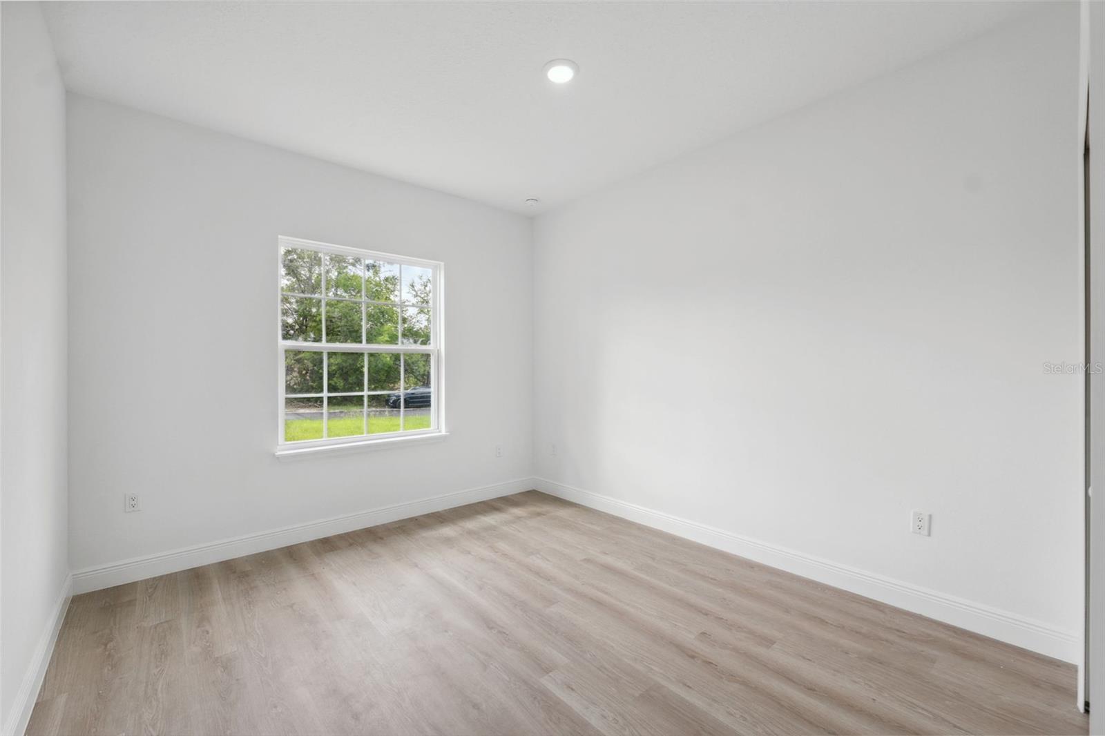 Image 27 of 33 For 14930 66th Avenue Road