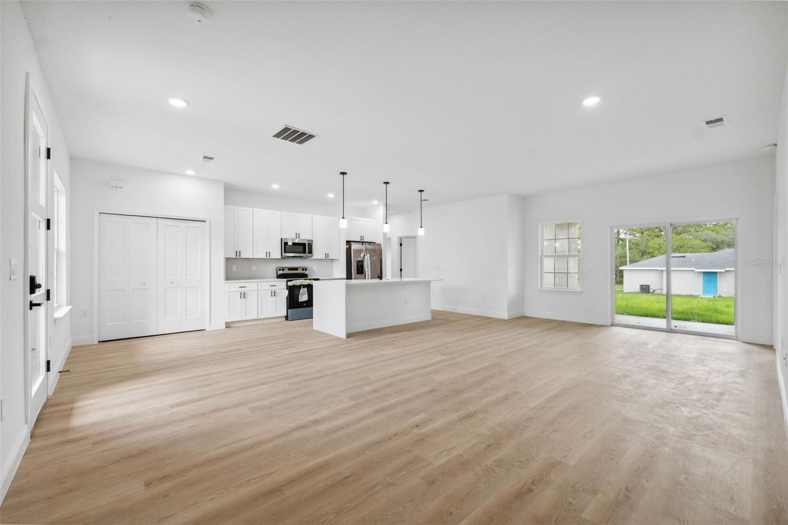 Image 9 of 33 For 14930 66th Avenue Road