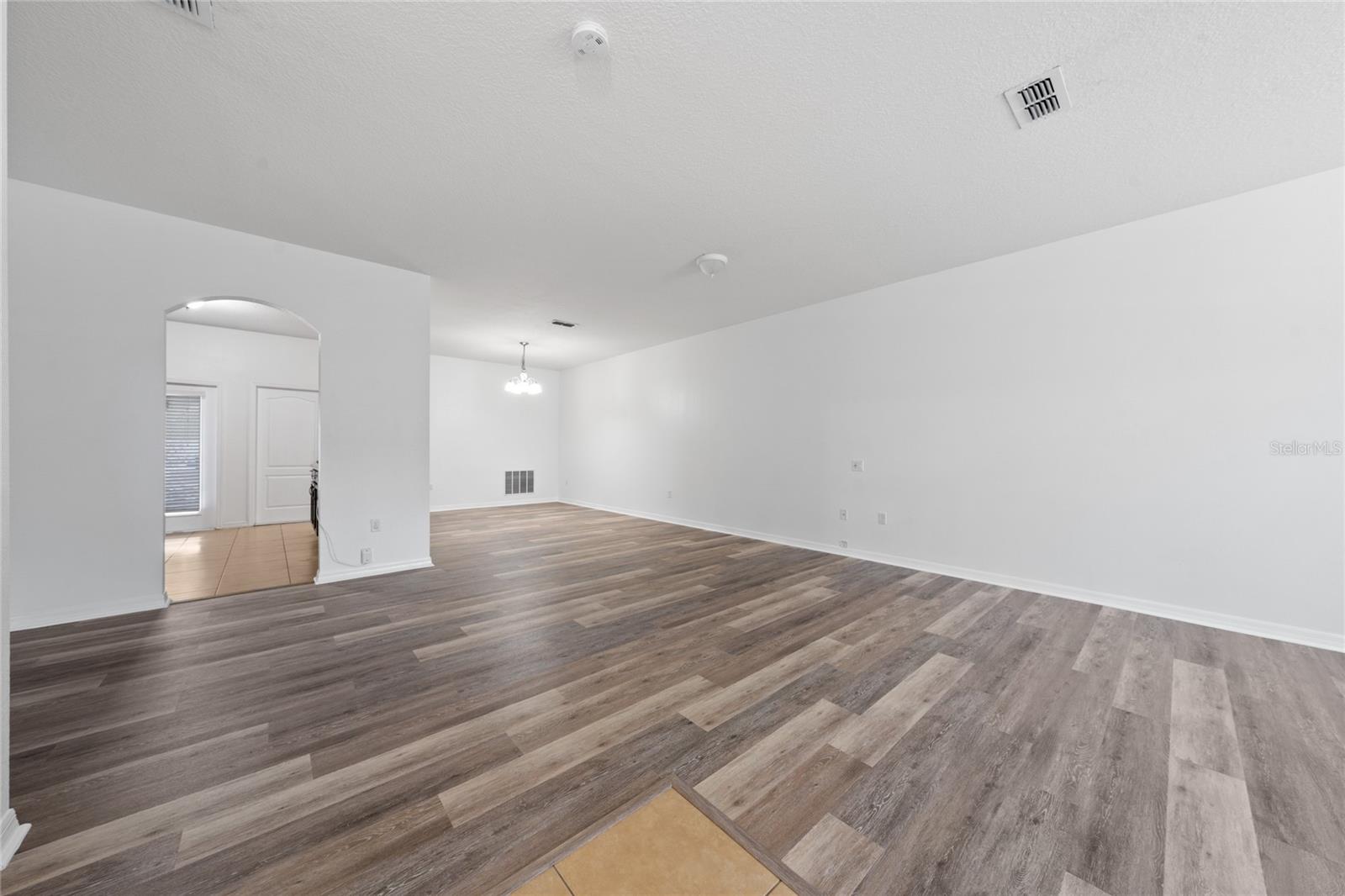 Image 3 of 26 For 1704 Buckeye Falls Way