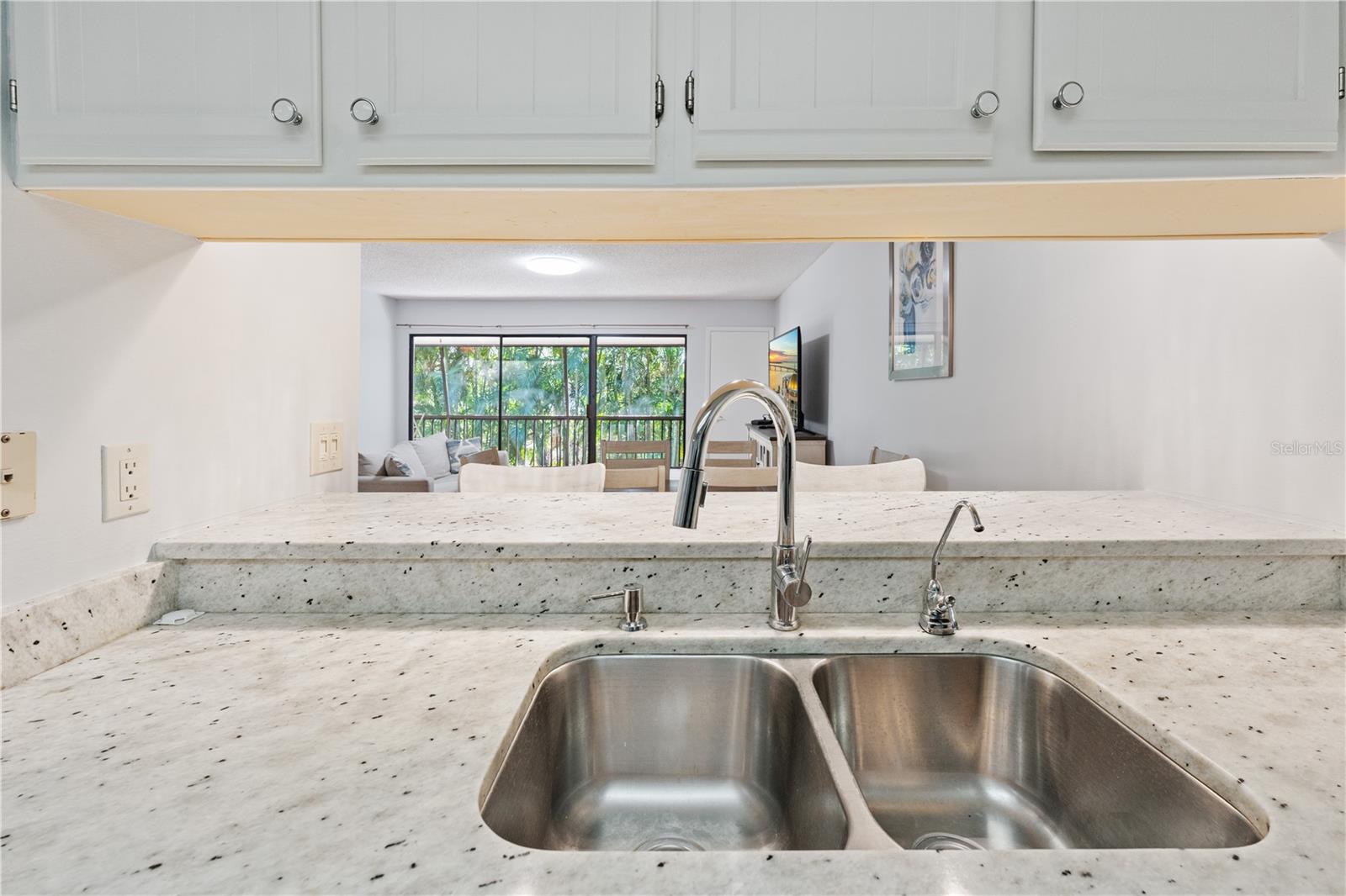 Image 5 of 32 For 4574 Ringwood Meadow 4