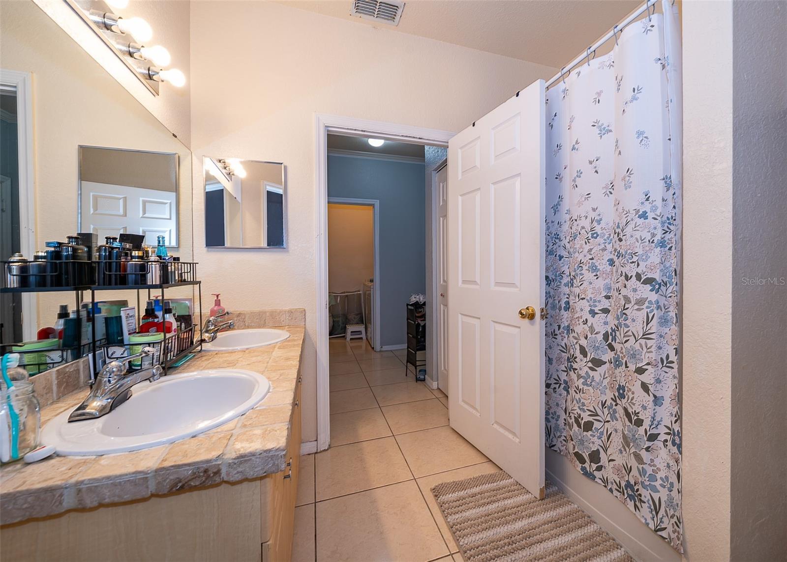 Image 15 of 20 For 3707 Conroy Road 1715