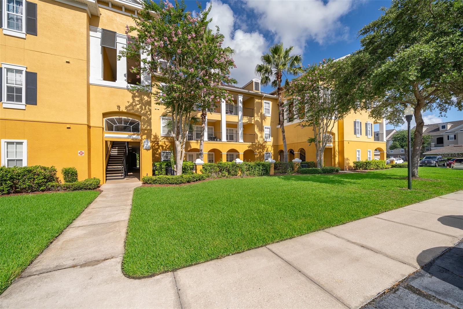 Image 3 of 20 For 3707 Conroy Road 1715