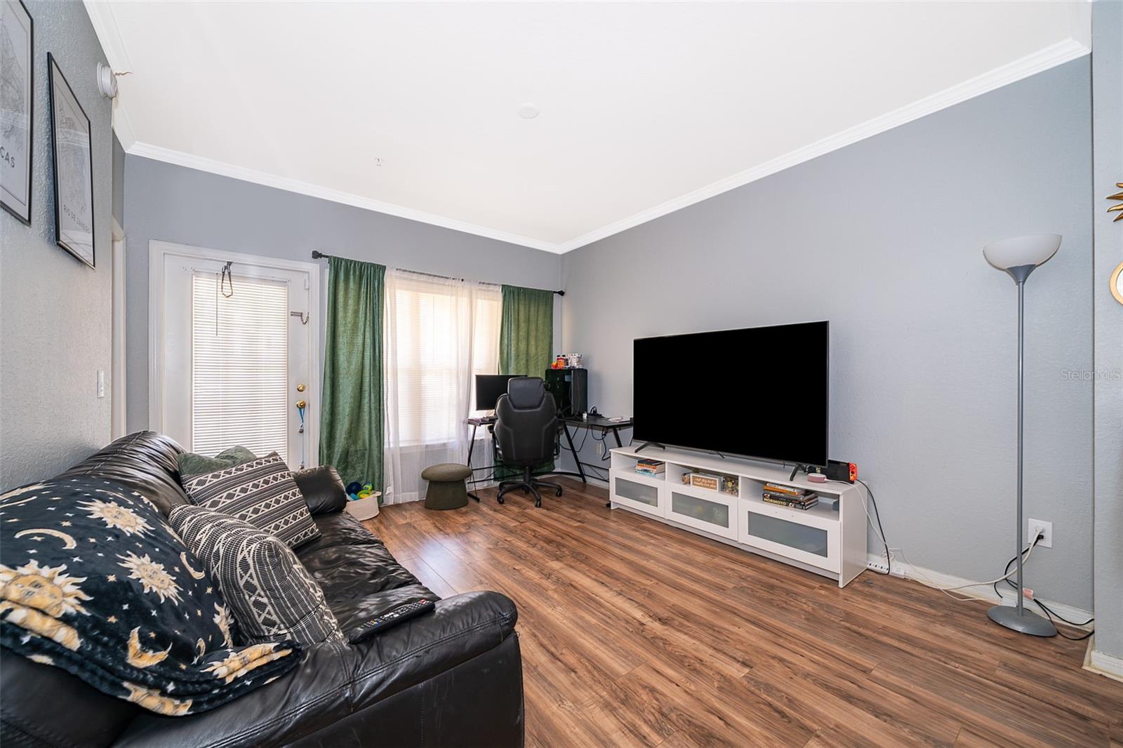 Image 6 of 20 For 3707 Conroy Road 1715